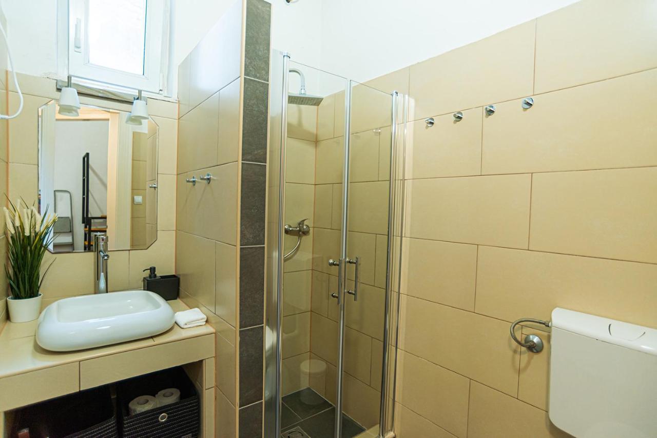 Cosy Corner - Entire Apartment Near Oktogon บูดาเปสต์ ภายนอก รูปภาพ
